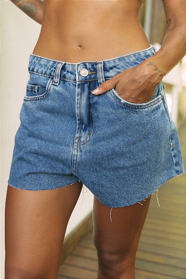 SHORT BASIC JEANS ESCURO