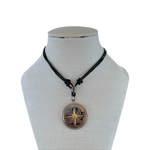 Cordão de Couro Masculino Bússola
