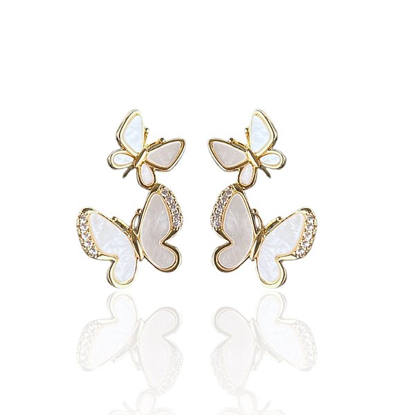 Brinco Folheado Ouro 18k e Prata 925 Borboleta Madrepérola Cravejada
