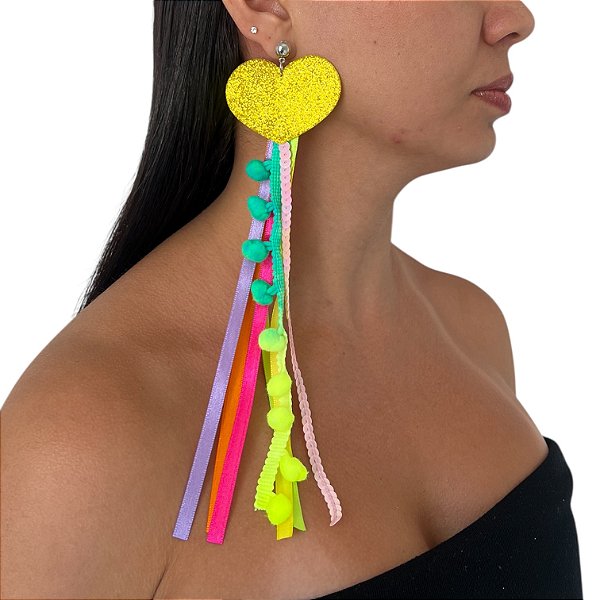 Brinco Carnaval Franja Coração Fita Pompom Bijuteria