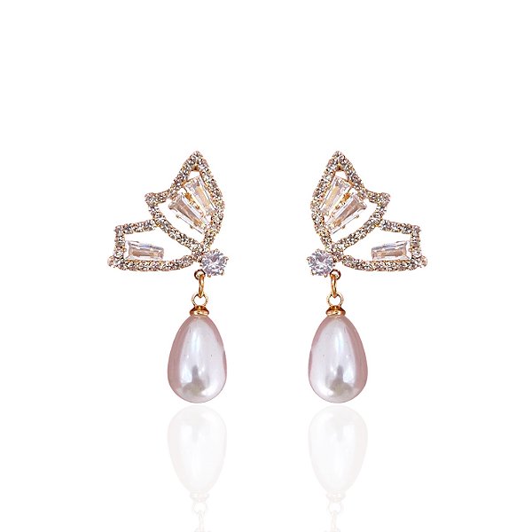 Brinco Folheado Ouro 18k e Prata 925 Borboleta Cravejada Pérola