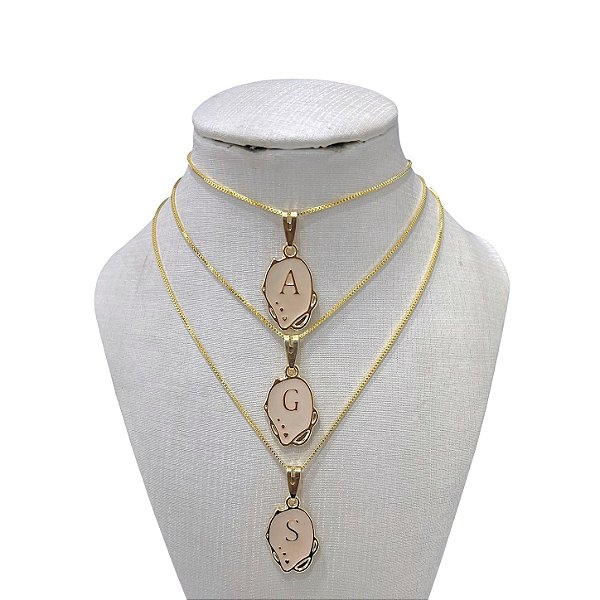 Colar Folheado Ouro 18k Letra Resinada