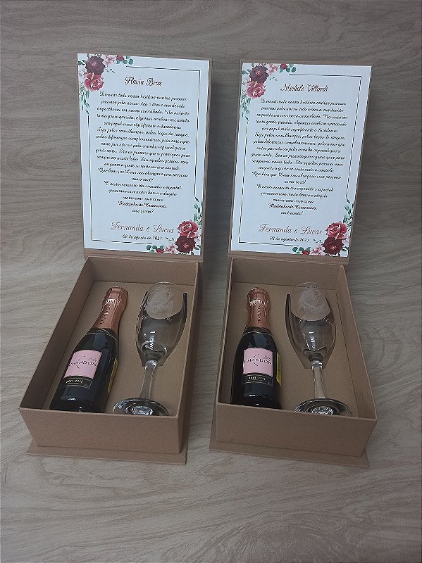 Caixa com berço para mini champanhe e taça