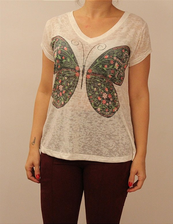 T-shirt manga curta com estampa borboleta