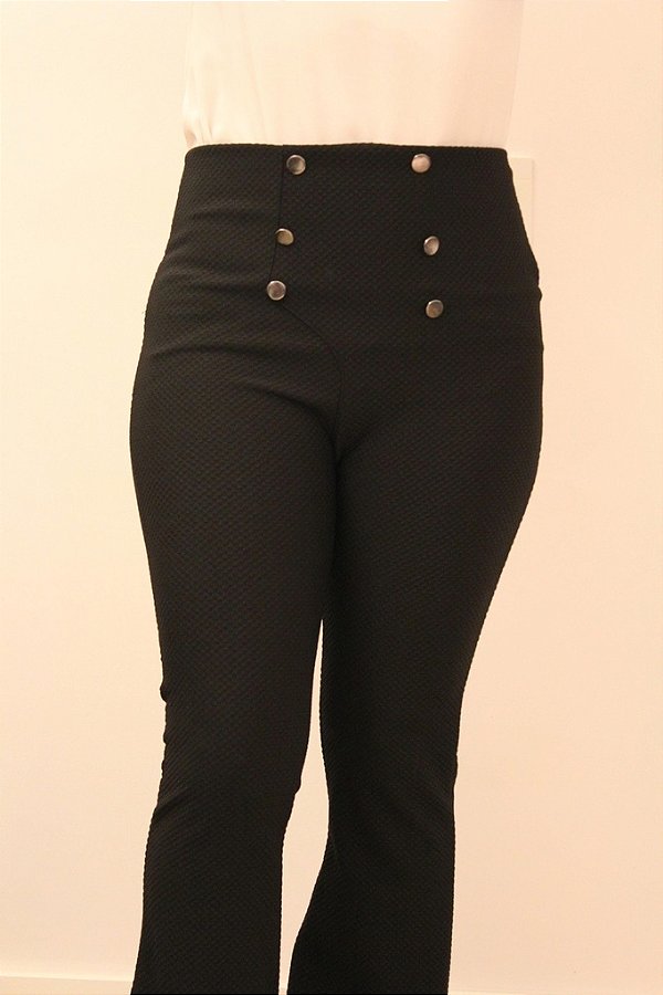 Calça feminina modelagem flare , cintura alta com botões na cor preta DIVINA