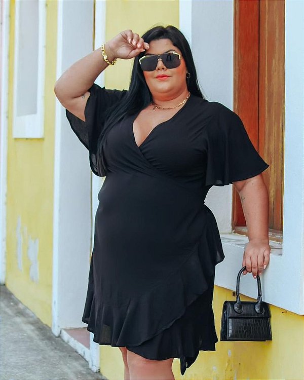 Vestido plus envelope com manguinha - Preto