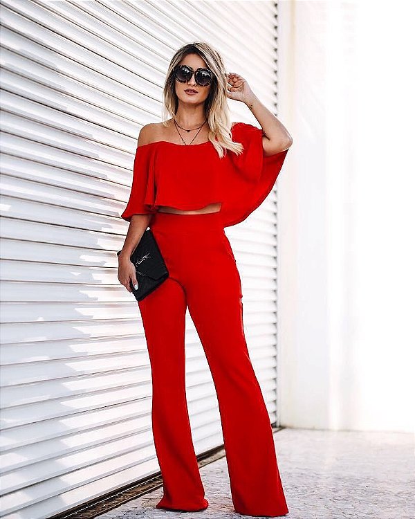 Conjunto de calça flare e top red em crepe divino