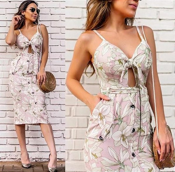 Vestido midi floral em linho