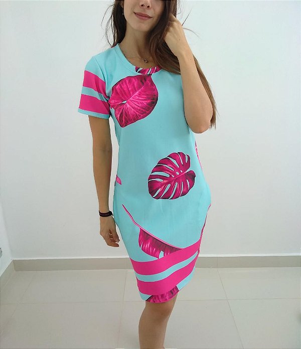 Vestido em neoprene estampa linda em azul e rosa