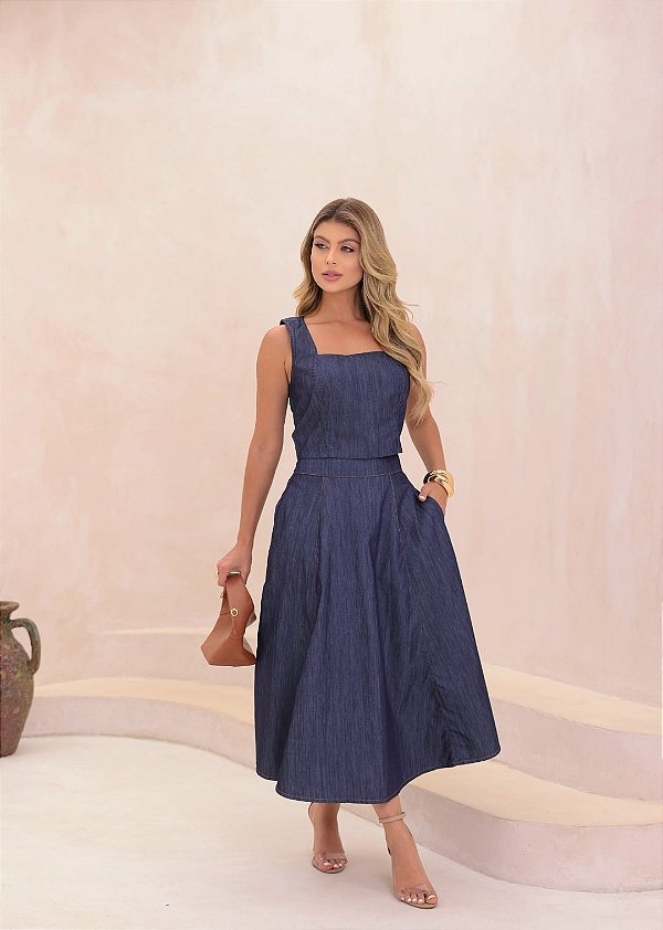 Saia midi evasê jeans