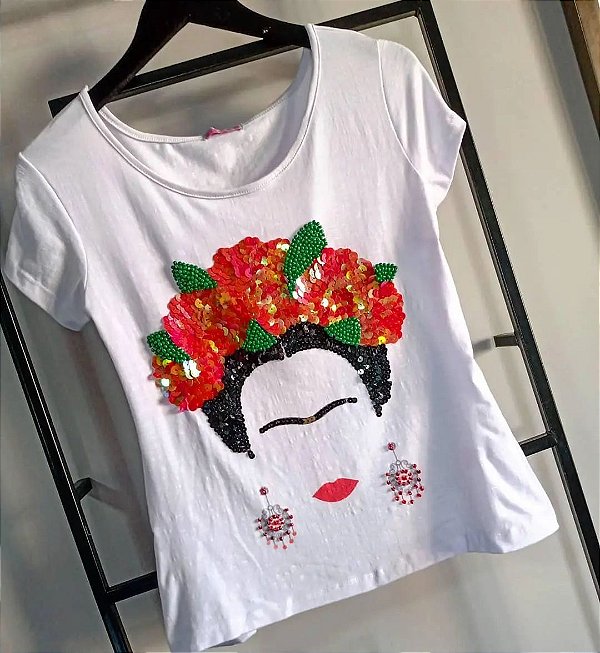 Tshirt plus size na cor branca bordada a mão - Frida Kahlo - do tamanho P ao G5