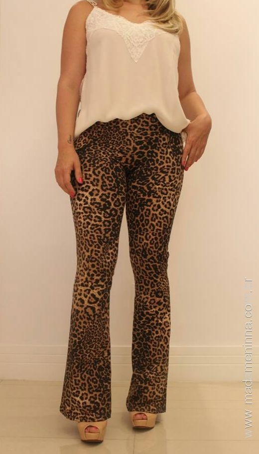 Calça flare animal print onça