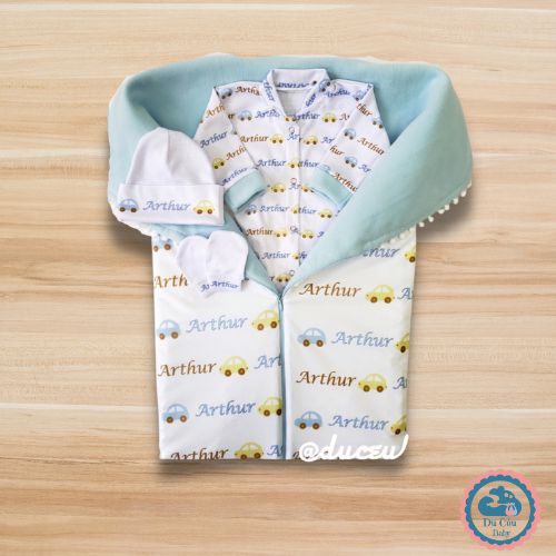 Kit Porta Bebê personalizado + Macacão Personalizado