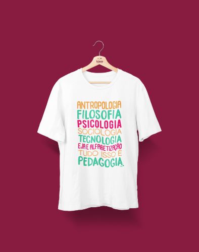 Camisa Universitária - Pedagogia - Tudo é Pedagogia - Basic