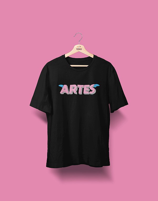 Camiseta Universitária - Artes - Voe Alto - Basic