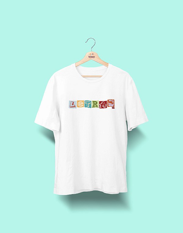 Camiseta Universitária - Letras - Colagem - Basic