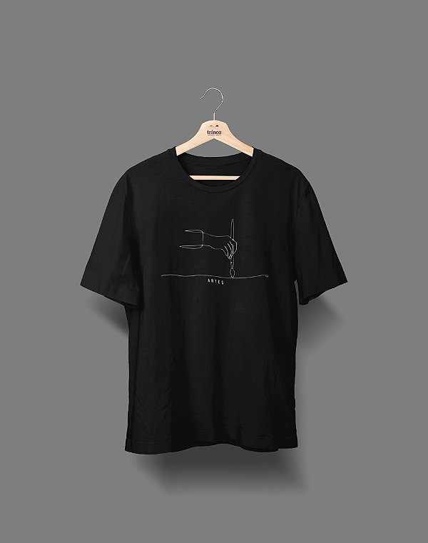 Camiseta Universitária - Artes - Fine Line - Basic