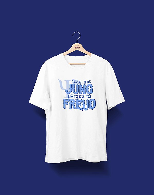 Camiseta Universitária - Psicologia - Tá Freud - Basic