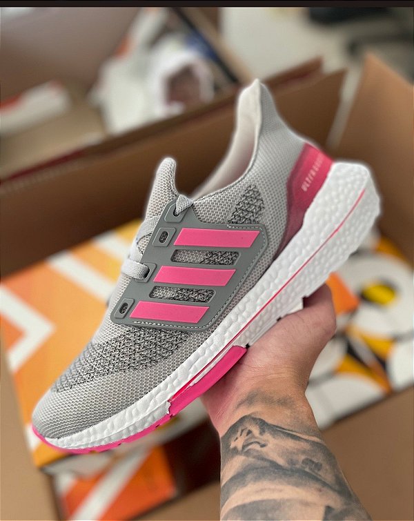 Tênis Adidas ultraboost 21