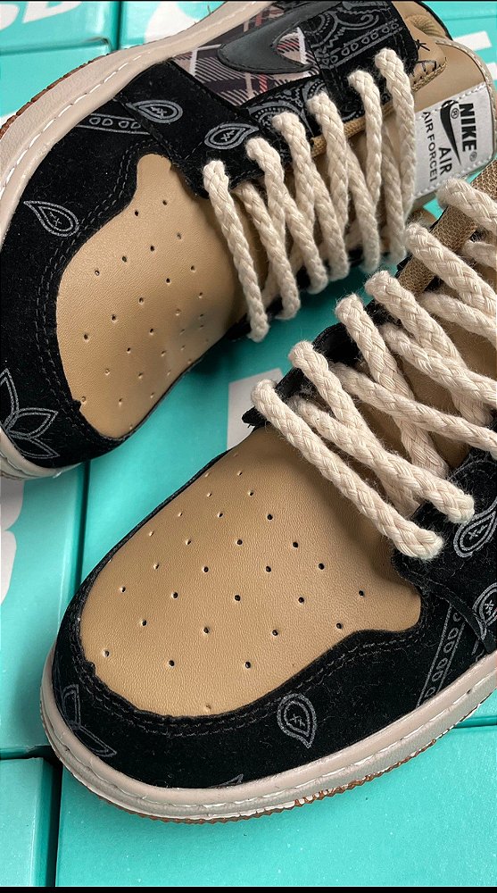 Tênis Nike Dunk Low Travis scott