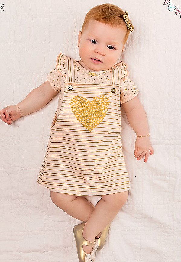 bebe com vestido