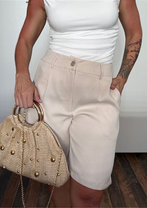 Bermuda Alfaiataria com Botão Amabile @usemika Feminino