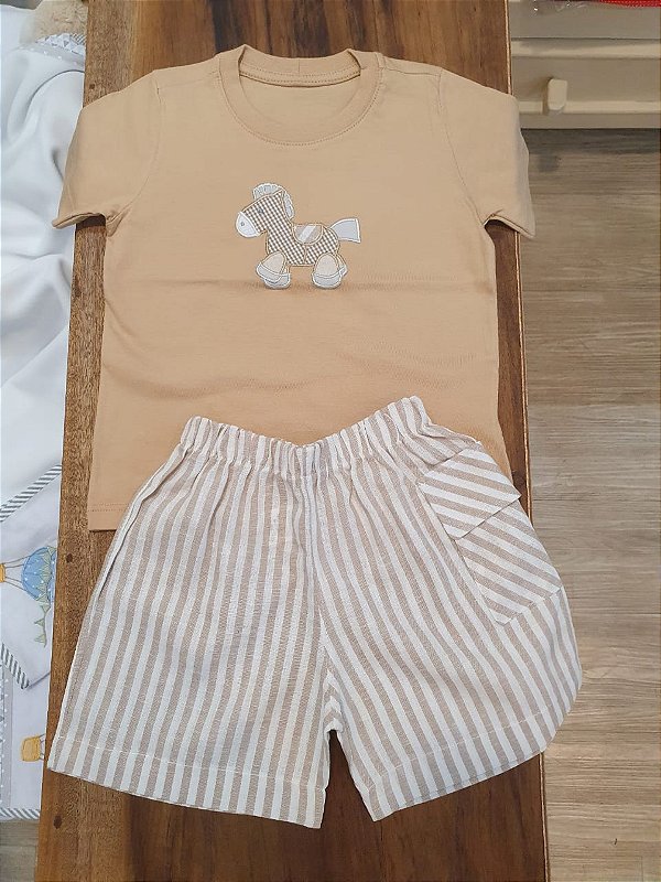 Conjunto camiseta e bermuda cavalo caramelo