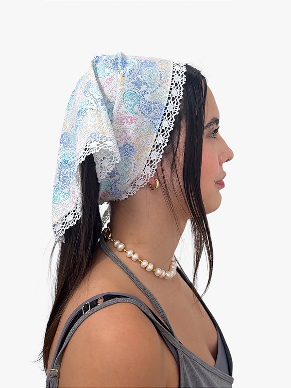 Lenço Paisley com Renda