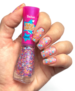 ESMALTE DAILUS TRAGO CONFETES TE LEVO ATÉ AS ESTRELAS