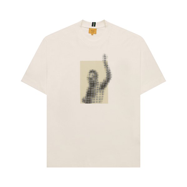 Camiseta Class T Shirt "UM PUNHO SO" Off White