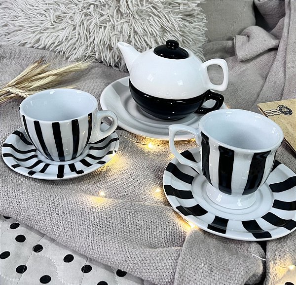 Xícaras e Bule Preto e Branco