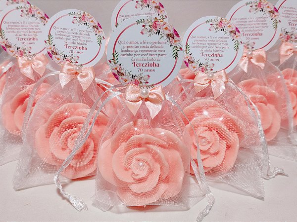 Lembrancinha de Aniversário 70 Anos: Sabonete Rosa Luxo Perfumada
