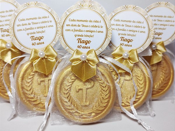 Lembrancinha de Aniversário 40 Anos: Sabonete Letra Inicial do Nome