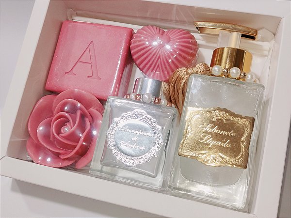 Kit Presente Exclusivo: Sabonete Líquido Luxo, Aromatizador e Sabonetes