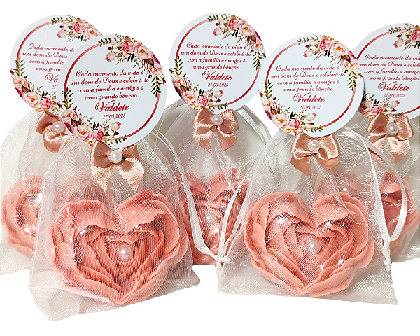 Lembrancinha de Aniversário 80 Anos: Sabonete Coração Flor
