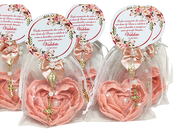 Lembrancinha 80 Anos: Sabonete Coração Flor com Mini Terço