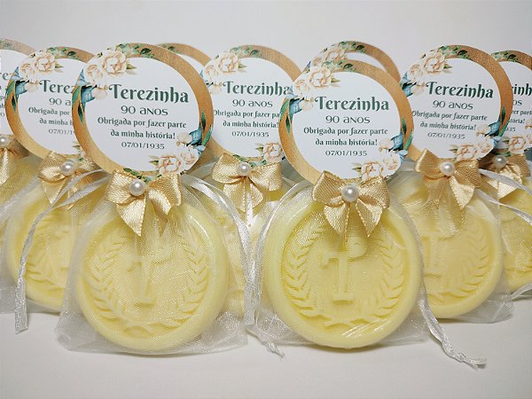 Lembrancinha 90 Anos: Sabonete Letra Inicial do Nome