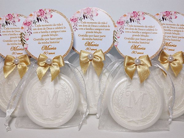 Lembrancinha 80 Anos: Sabonete Letra Inicial do Nome