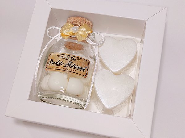 Lembrancinha Kit Pote com Pérolas e Sabonetes Corações na Caixinha