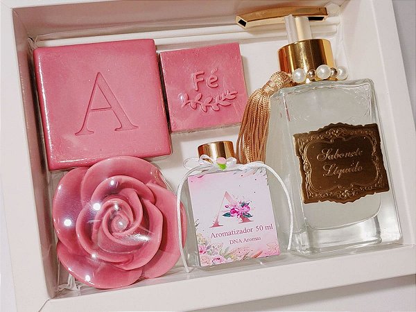 Kit Presente Personalizado: Sabonete Líquido Luxo, Aromatizador Cubo e Sabonetes