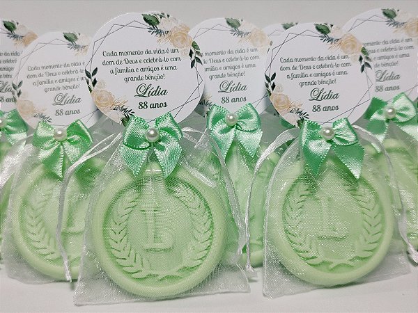 Lembrancinha de Aniversário 88 Anos: Sabonete Letra Inicial do Nome