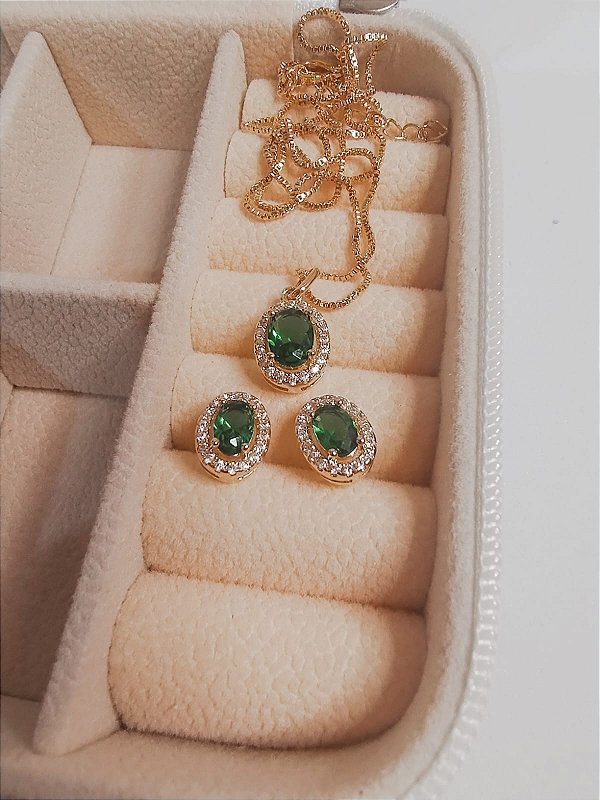 Conjunto Colar e Brincos Oval Verde Esmeralda Cravejado de Zircônias  Banhado a ouro 18k