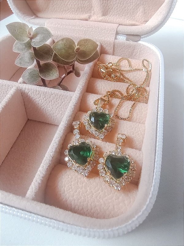 Conjunto Coração Verde Esmeralda Cravejado em Zircônias