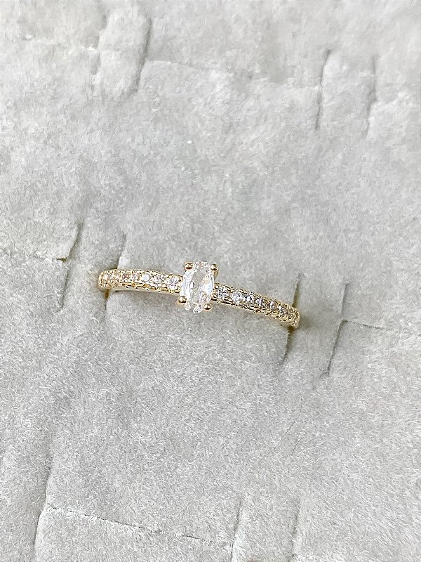 Anel Solitário Pedra Oval Banhado a Ouro