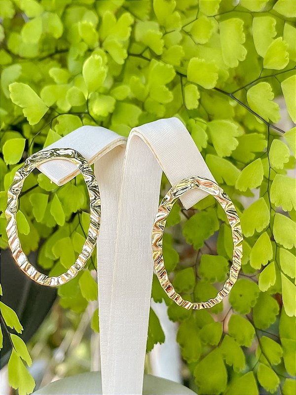 Brinco Orgânico Oval Plissado