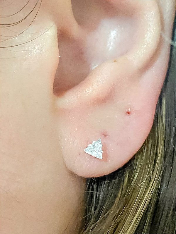 Brinco Triângulo Mini de Zircônia