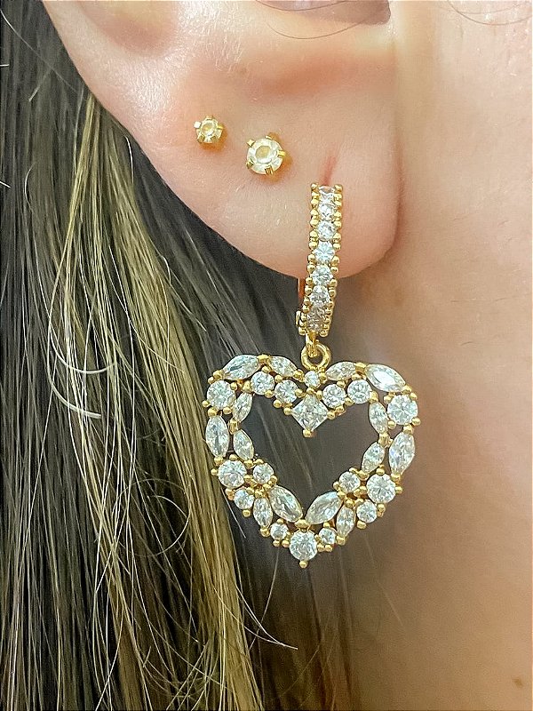 Brinco Pendente Coração Cravejado em Zircônias