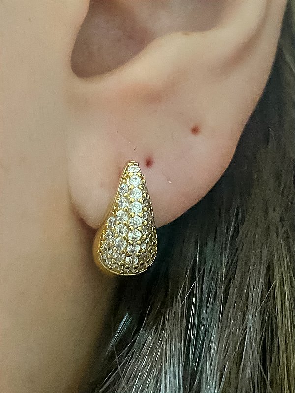 Brinco Gota Cravejado em Zircônias