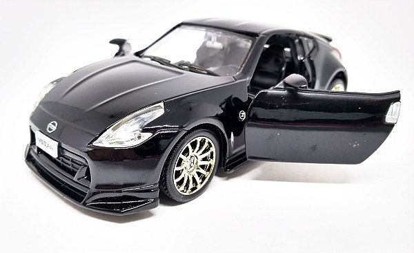 Nissan 370Z  Preto - ESCALA 1/32 - 13 CM