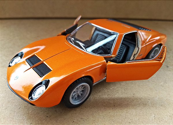 Lamborghini Miura P400 SV 1971 Laranja - Escala 1/38 12 CM